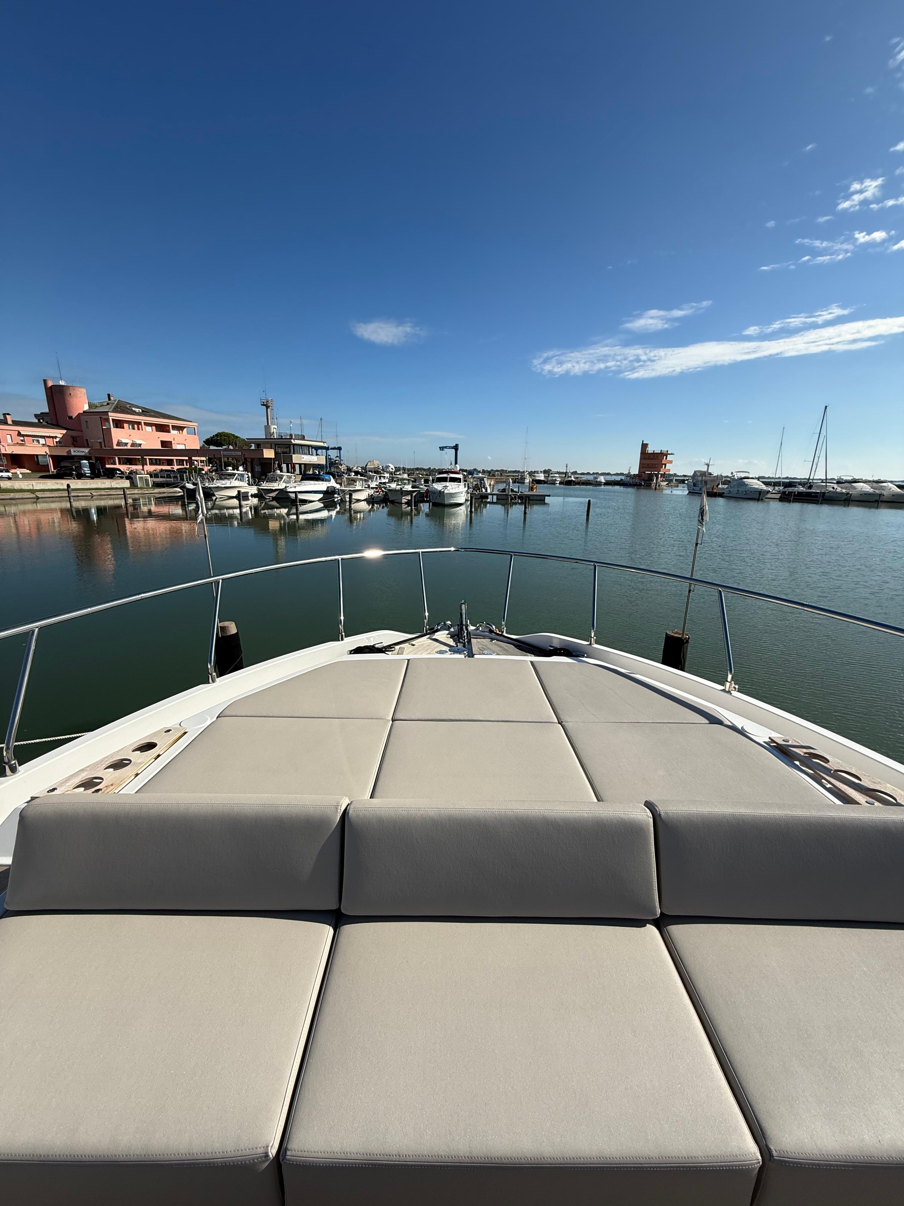 2023 FERRETTI YACHTS 580 